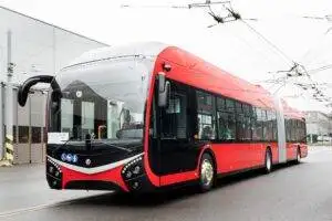 trolejbus Škoda 33Tr-min