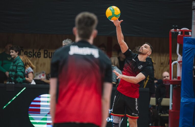 Před vyprodanou halou vzdoroval Jihostroj Perugii dva sety