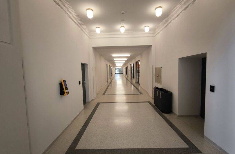 Na nádraží v Českých Budějovicích se rozšíří a prodlouží podchod. Postaví se i nový parkovací dům