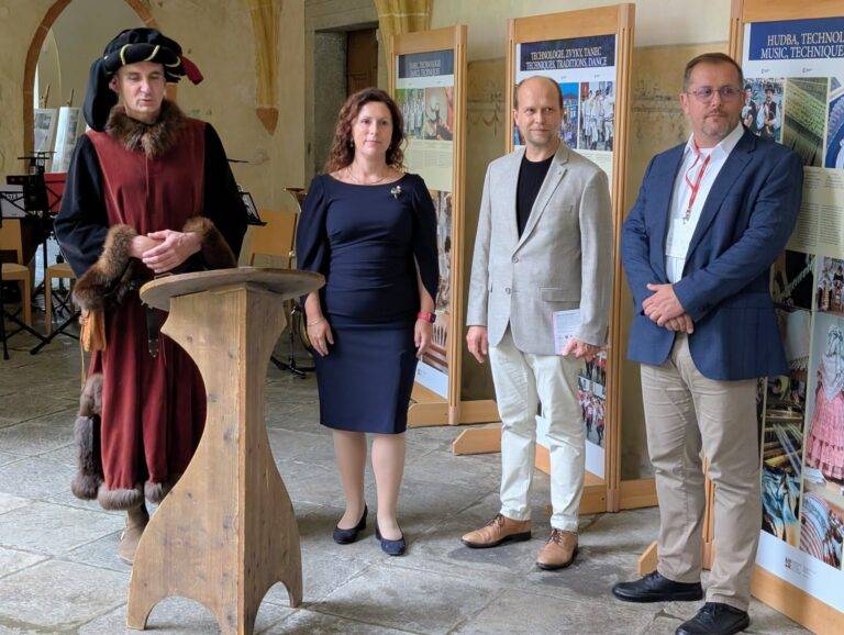 hlavní město památek-min