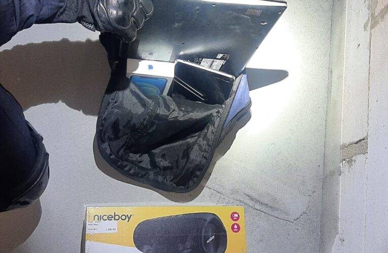 Pachatelé vloupání ve Vodňanech dopadeni už po dvou hodinách. S batohy plnými elektroniky se chtěli dostat za hranice