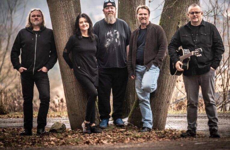 Soutěž o 1×2 lístky na Honza Nedvěd ml. a Příbuzní v Českém Krumlově