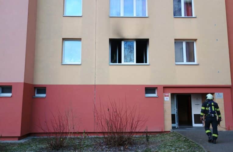 Na sídlišti Máj uhasili požár bytu ještě před příjezdem cisteren
