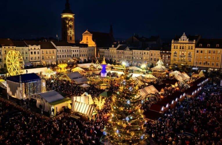 Vánoční zelená kráska zmizí z náměstí v pondělí 12. ledna