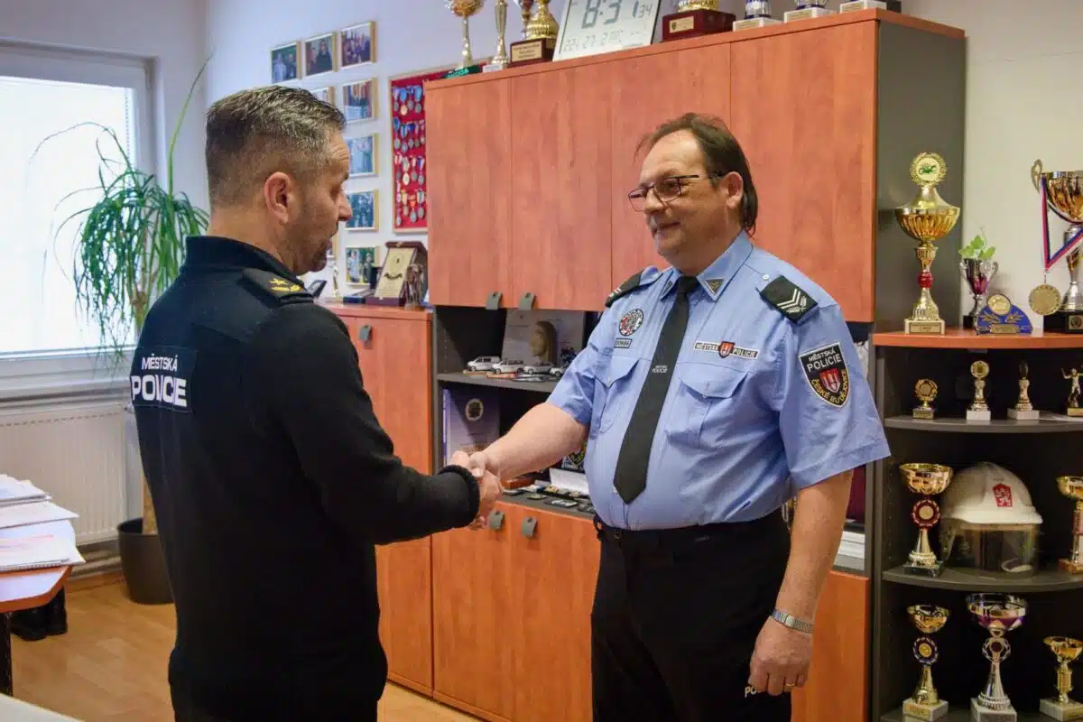 Po třiceti letec služby odchází strážník Milan Ševčík do zaslouženého důchodu