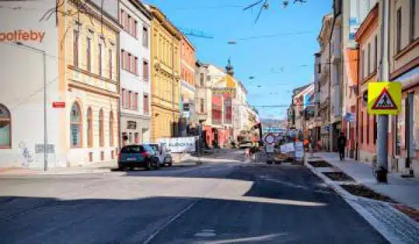 Město čeká dopravní omezení, Rudolfovská bude od 7. dubna plně průjezdná