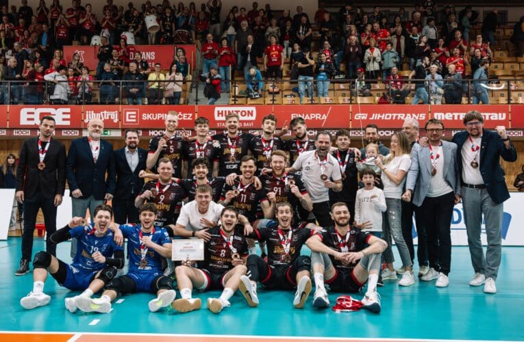 Jihostroj opět bronzový! České Budějovice ovládly sérii s Libercem a prodloužily neuvěřitelnou medailovou šňůru