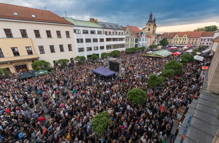Městská slavnost Dotkni se Písku už o tomto víkendu, nabídne koncerty na vodě, historický program či pouliční show