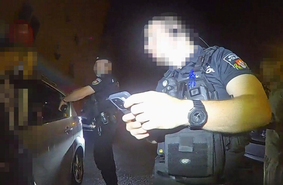Příběh o „strejdovi“ strážníky nepřesvědčil